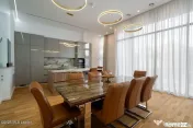 Iancu Nicolae - Vila high-end pe malul lacului, Gradina c...
