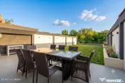 Iancu Nicolae - Vila high-end pe malul lacului, Gradina c...