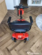 Vand carucior persoane cu dizabilitati 