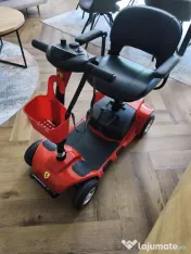 Vand carucior persoane cu dizabilitati 