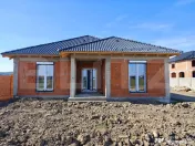 Casa Osorhei la rosu | 4 camere | 117 mp | teren 553 mp 