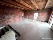 Pensiune în construcție cu potențial turistic și teren g 