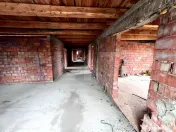 Pensiune în construcție cu potențial turistic și teren g 