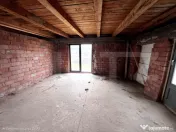 Pensiune în construcție cu potențial turistic și teren g 