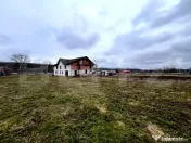 Pensiune în construcție cu potențial turistic și teren g 