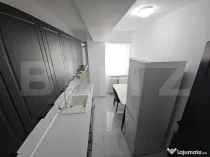 Apartament 3 camere, etaj 2, 2 balcoane, parcare + boxă - V