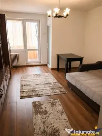 Garsoniera de inchiriat cu balcon, Tractorul, Brasov