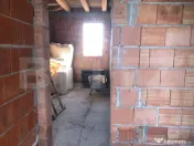 Casa la roșu , 170 mp , strada Principala Botiz-Ciuperceni 