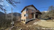 Casa de vacanta pretabila pentru pensiune,8 camere,307 mp ut 