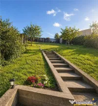 Casa potential:locuire multifamiliala,activitati comerciale, 