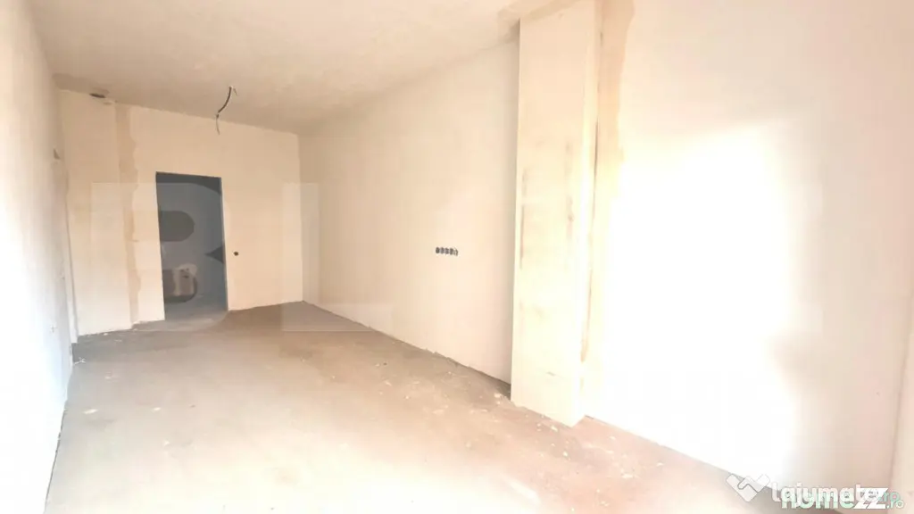 Apartament cu 4 camere, semifinisat, 79 mp utili, 2 bai, par