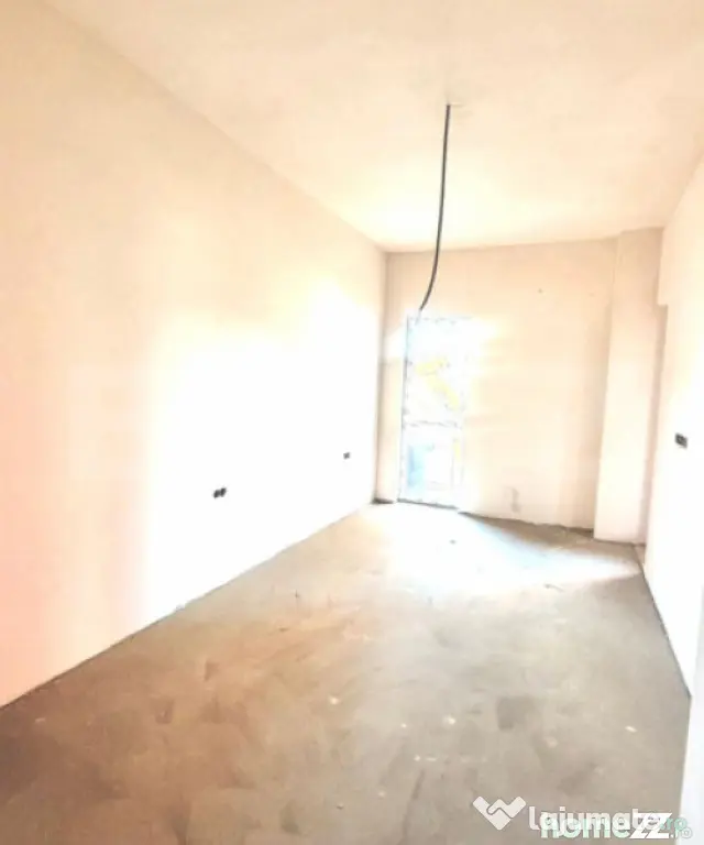 Apartament cu 4 camere, semifinisat, 79 mp utili, 2 bai, par