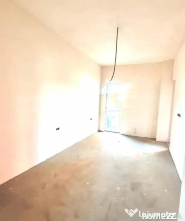 Apartament cu 4 camere, semifinisat, 79 mp utili, 2 bai, par