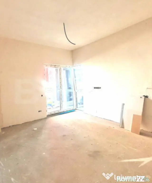 Apartament cu 4 camere, semifinisat, 79 mp utili, 2 bai, par