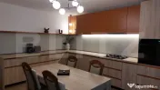 Proprietate unică lângă Arhiescopi Târgoviște – 2 cas 
