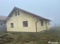 Casa de vânzare, 102 mp utili , zona Lazuri