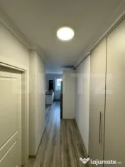 Apartament cu 3 camere, 60 mp, parcare subterana, zona Vivo 