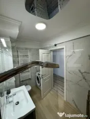 Apartament cu 3 camere, 60 mp, parcare subterana, zona Vivo 