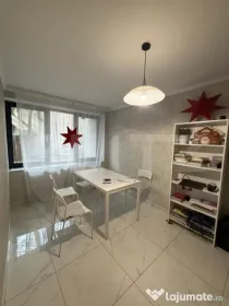 Apartament cu 3 camere, 60 mp, pretabil spatiu comercial, zo