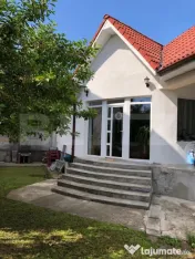 Casă de vânzare – 450 mp teren, zonă centrală și lini 