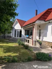 Casă de vânzare – 450 mp teren, zonă centrală și lini 