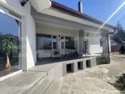 Casă de vânzare – 450 mp teren, zonă centrală și lini 