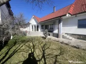 Casă de vânzare – 450 mp teren, zonă centrală și lini 