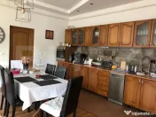 Casă de vânzare – 450 mp teren, zonă centrală și lini 