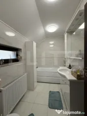 Casă spațioasă, perfectă pentru familie 