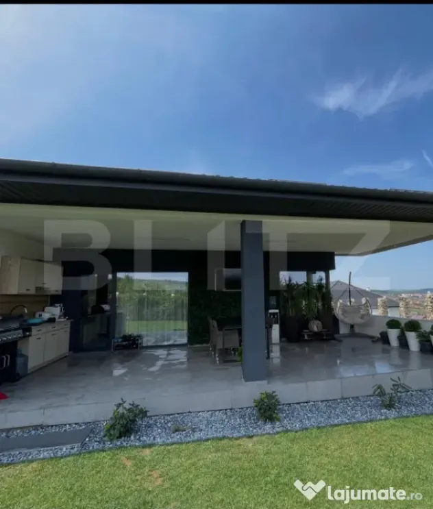 Casa de vanzare in suprafat de 240 mp, cu 1500 mp teren, zon