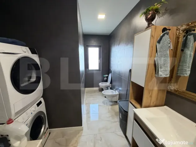Casa de vanzare in suprafat de 240 mp, cu 1500 mp teren, zon
