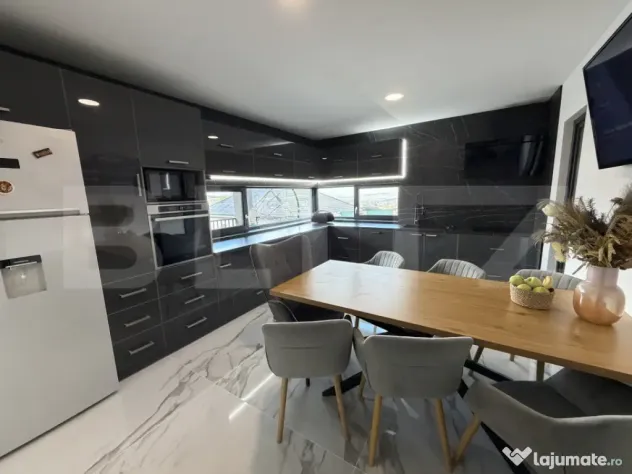 Casa de vanzare in suprafat de 240 mp, cu 1500 mp teren, zon
