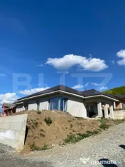 Casa semifinisata zona AERODROM 