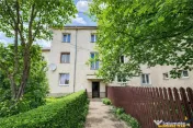 FILM! Apartament 2 camere,decomandat,cu garaj,1.400 mp teren 