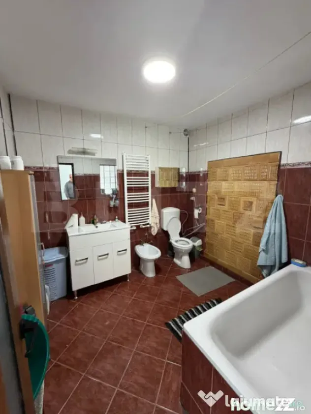 Casa de vanzare in Burdujeni, 1400 mp teren - Suceava (Suceava)