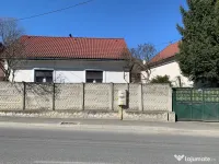 Casă de vânzare 