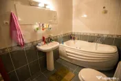 Apartament 3 camere, 86 mp, proaspat renovat, parcare subter 