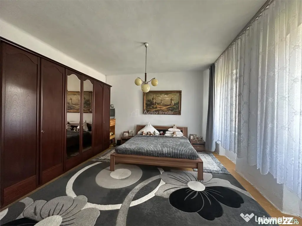 Bocsa Montana, Casa mare la strada principala