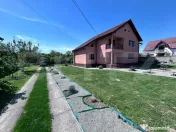 Casa 332 mp, teren 1000 mp - zona Primaverii 