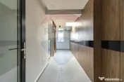 Apartament cu 2 camere de vânzare în zona Tractorul 