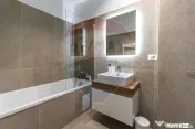 Apartament cu 2 camere de vânzare în zona Tractorul 