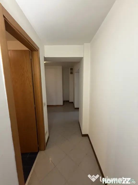 Bd Unirii, Biblioteca Națională, 3 camere, pretabil birou,