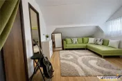 Vila spatioasa in Sancraiu, 2 intrari, foisor, parcare, 5 mi 