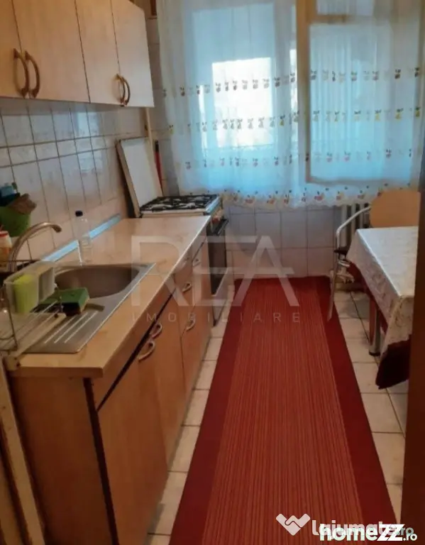 3 camere, et 1/9, anvelopat, 71 mp-Apusului
