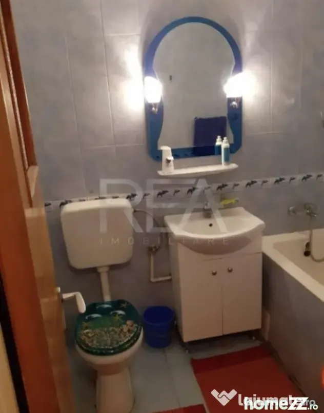 3 camere, et 1/9, anvelopat, 71 mp-Apusului