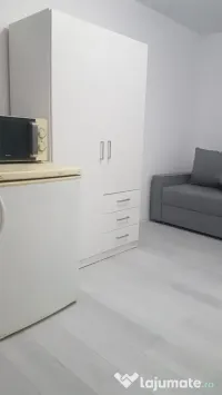 Ofer spre inchiriere garsonieră la casa Craiter 