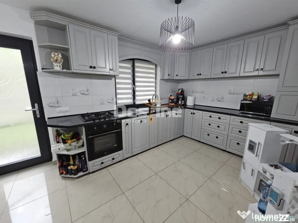 Casa 3 camere, Valea Adanca, mobilata de lux, COMISION 0%