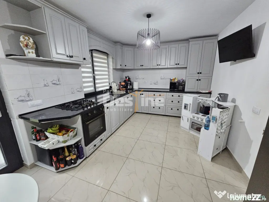 Casa 3 camere, Valea Adanca, mobilata de lux, COMISION 0%