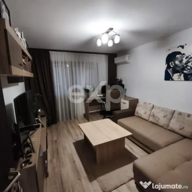 Apartament 3 camere transformat în 2 | Etaj intermediar