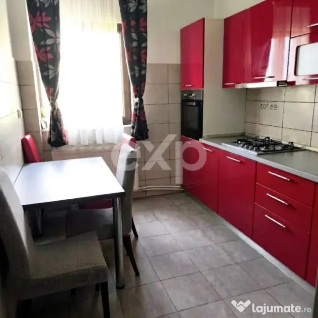 Apartament 3 camere transformat în 2 | Etaj intermediar
